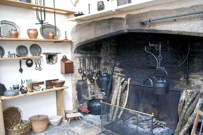16th century kitchen fireplace - Tudor England