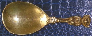 Caddy spoon in brass
